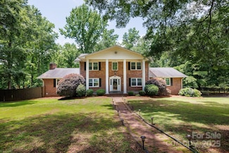 2605 Camelot Dr, Rock Hill, SC 29732