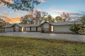 4133 N Three Finger Bay Rd, Mannford, OK 74044