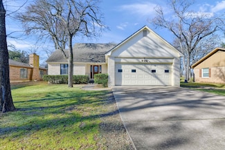 924 Kiowa Dr W, Gainesville, TX 76240