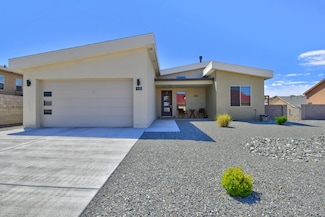 18 Camel Rd, Los Lunas, NM 87031