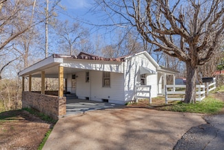 104 W Ward St, Centerville, TN 37033