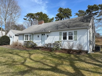 88 Center St, Yarmouth Port, MA 02675
