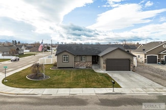 805 W Falcon Cir, Blackfoot, ID 83221