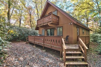 237 Split Rock Ln, Pocono Pines, PA 18350