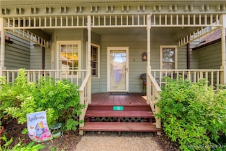 10 Heatherfield Ct, Kilmarnock, VA 22482