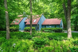 68 Hillcrest Dr, Florence, MA 01062