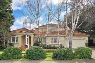 714 Sunshine Dr, Los Altos, CA 94024