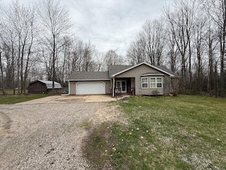 9906 E Houghton Lake Dr, Houghton Lake, MI 48629