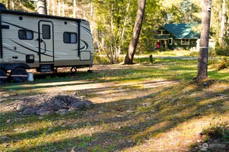 211 N Rainbow Way W, Hoodsport, WA 98548