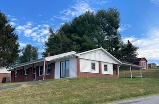 25 Midway Heights, Galax, VA 24333