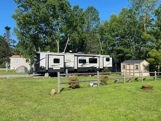 64 Duck Walk, Warren, ME 04864