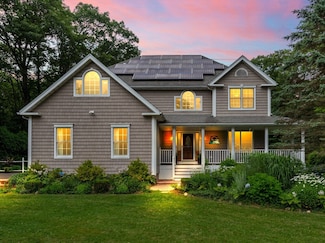 9 Santom St, Auburn, MA 01501