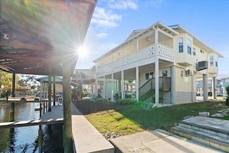 159 SE 245th St, Old Town, FL 32680