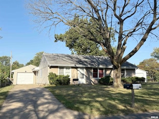 5419 N Renwood Ave, Peoria, IL 61614