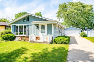 152 W Goldleaf Ave, Milwaukee, WI 53207