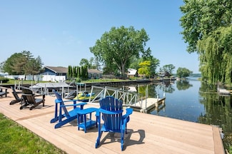 225 Bluebird Dr, Sturgeon Bay, WI 54235