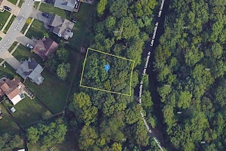 4550 Lake Louisvilla Dr, Louisville, KY 40245