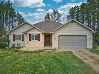 38850 Christie Ln, Cohasset, MN 55721