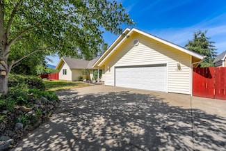1692 Leonard Rd, Grants Pass, OR 97527