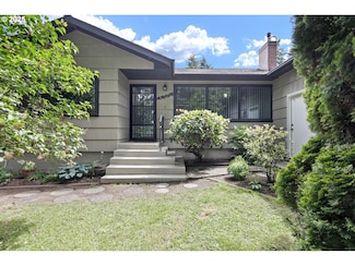 1295 Betty Ln, Eugene, OR 97404
