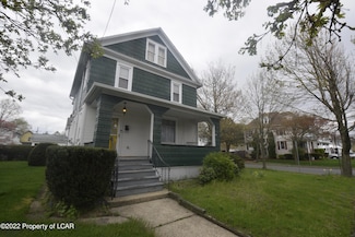 95 W Vaughn St, Kingston, PA 18704