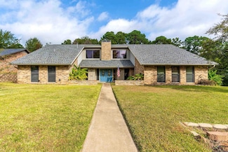 1318 Trailwood Ln, Longview, TX 75605