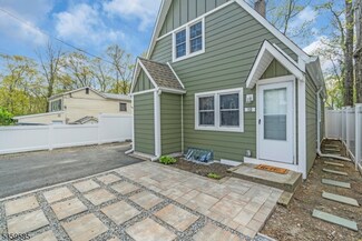 10 Rutgers Way, Hopatcong, NJ 07843