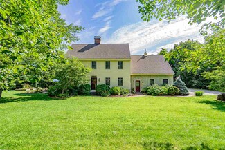 29 Carriage Rd, New Boston, NH 03070