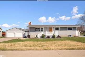 306 Meadow Lane Dr, Montezuma, IA 50171