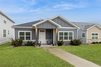 2710 NW 165th Ln, Clive, IA 50325