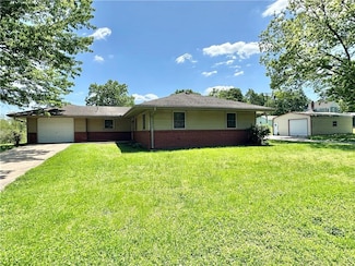 609 E Rose Ln, Butler, MO 64730