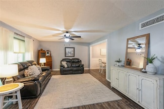 3714 Skyline Dr, Des Moines, IA 50310