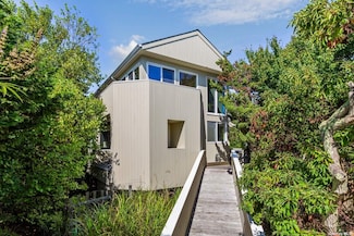 216 Broadway Rd, Saltaire, NY 11706