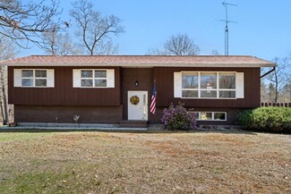 N5976 Cresthill Dr, New Lisbon, WI 53950
