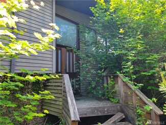 17611 Talbot Rd, Edmonds, WA 98026