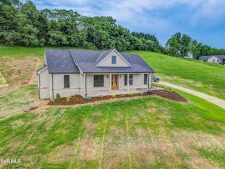 77 Sunset Rd, Johnson City, TN 37615
