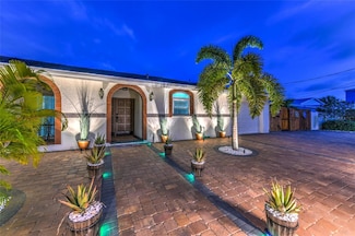 690 Jungle Queen Way, Longboat Key, FL 34228