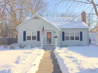 210 Linden Ave, Vermillion, SD 57069