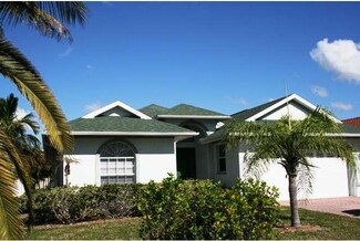 41 4th St, Bonita Springs, FL 34134