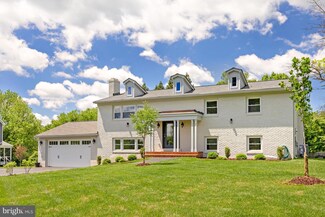 844 Constellation Dr, Great Falls, VA 22066