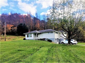 302 Fairground Rd, Kittanning, PA 16201