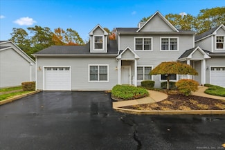 375 Allyn St Unit 4, Mystic, CT 06355