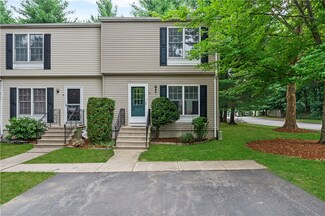 17 Riverwoods Ct, Rumford, RI 02916