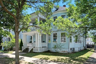 212 Maple St, New Haven, CT 06511