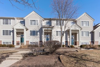 2546 Hatfield Ct, Elgin, IL 60123