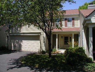 1007 Oswego Rd, Naperville, IL 60540