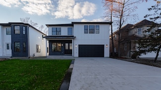 1018 N Princeton Ave, Villa Park, IL 60181