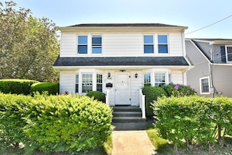 50 Fordham St, Williston Park, NY 11596