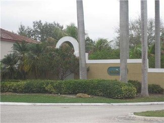 19684 NW 86th Ct, Hialeah, FL 33015