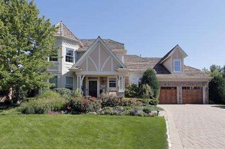 2683 Independence Ave, Glenview, IL 60026